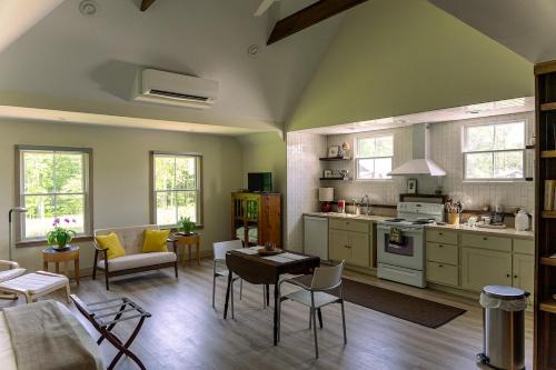 Bloomington Apartment | Sobremesa Farm Apartment