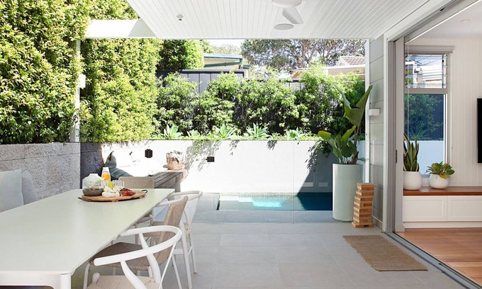 Clovelly House | SoCal House Clovelly IH