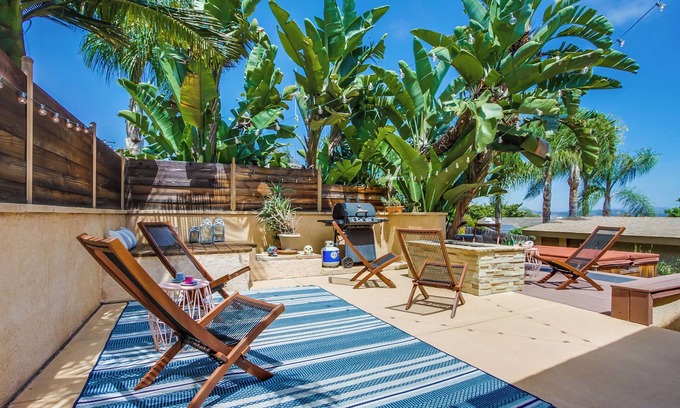 Fire Mountain House | SoCal Indoor Outdoor Living on 1/3 acre, super close to shopping and beach area!