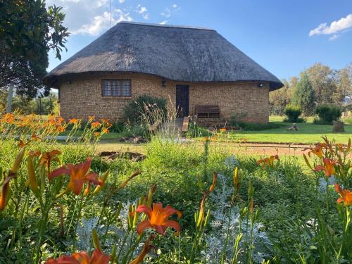 Hekpoort Apartment | Soetgeluk Farm Cottage