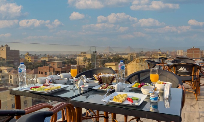 Giza Bed & Breakfast | Sofia Pyramids Hotel