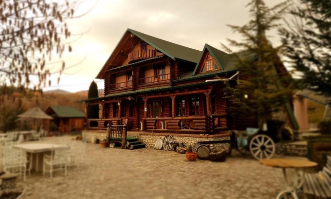 Korce Hotel | Sofra Kolonjare Agroturizem