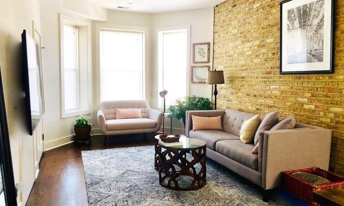 Rogers Park Condo | Soft Leather and Warm Bricks at a Stylish Rogers Park Home
