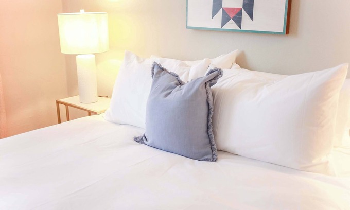 Norfolk Apartment | Sojourn at Colley Manor Unit 5