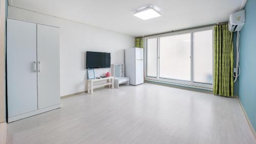 Sokcho House | Sokcho World Pet-Friendly (Paid) Pension