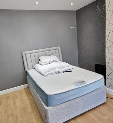 Moffat House | Sola's Comfort Place