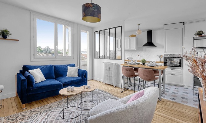 Saint - Michel Apartment | Solanum - Two Bedroom Apartment, Sleeps 4