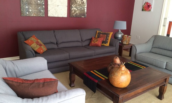 Greater Johannesburg Metropolitan Area House | SOLAR - AFRICAN CHIC, COMFORTABLE, SUPER CLEAN AND CENTRAL