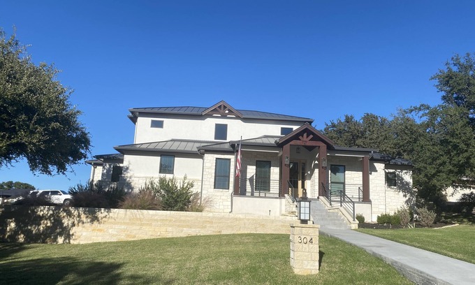 Horseshoe Bay West House | Solar Eclipse Luxury Home Horseshoe Bay, Texas’ premier resort community.