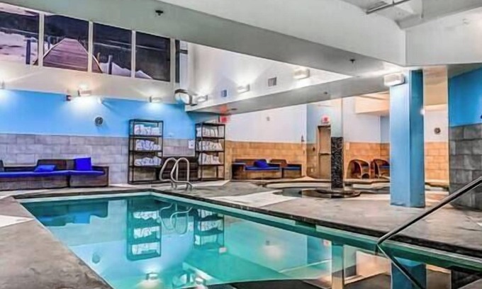Canmore Resort | Solara 102 - 2 Bedroom Condo - Pool/Hot Tub/GYM @ Solara