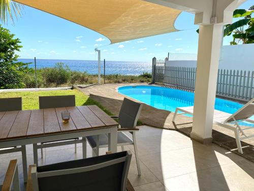 Flic-en-Flac Villa | Solara West - Private Pool and Seafront