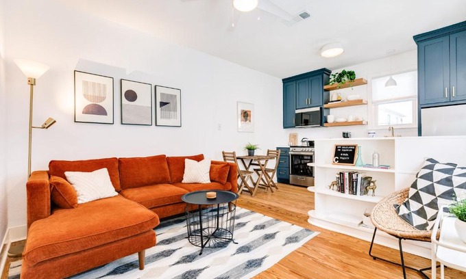 San Jacinto House | Soleil House - Unit C