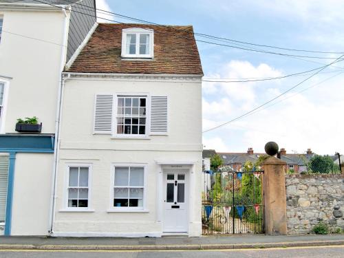 Yarmouth House | Solent Cottage - Pqqu