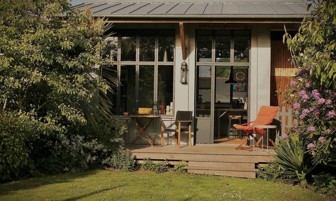 Concarneau Cottage | Solo / Duo, cozy cottage, garden, terrace in the countryside of Concarneau