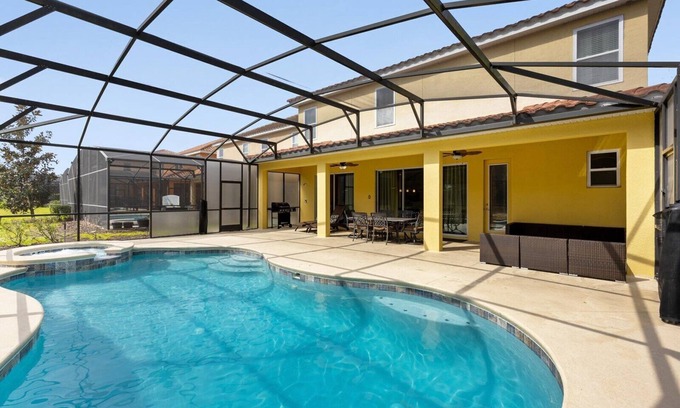 Sunridge Woods House | Solterra 10 Bed Luxury Oasis. 5252