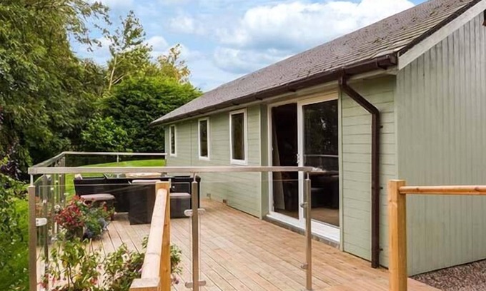 Wigton Cottage | SOLWAY COTTAGE, family friendly, with a garden in Bowness-On-Solway