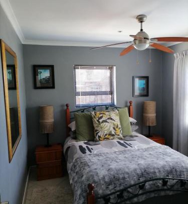 Somerset West Apartment | Somerset west Mountain road cottage