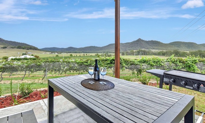 Broke Cottage | Somerville Wines Lux Escape 3-Bedroom Cottage Near Broke Wineries