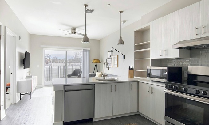 Hillsboro West End Apartment | Sonder by Marriott Bonvoy Belcourt Apartments Hillsboro Village