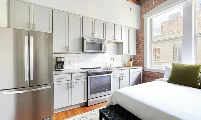 Historic District - North Apartment | Sonder by Marriott Bonvoy The Drayton Apartments Historic District