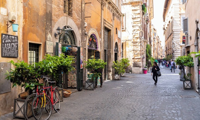 Rione V Ponte Apartment | Sonder Montevecchio