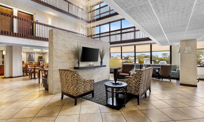 Southeast Houston Hotel | Sonesta Essential Houston Hobby Airport