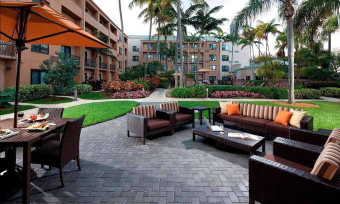 Miami Lakes Hotel | Sonesta Select Miami Lakes