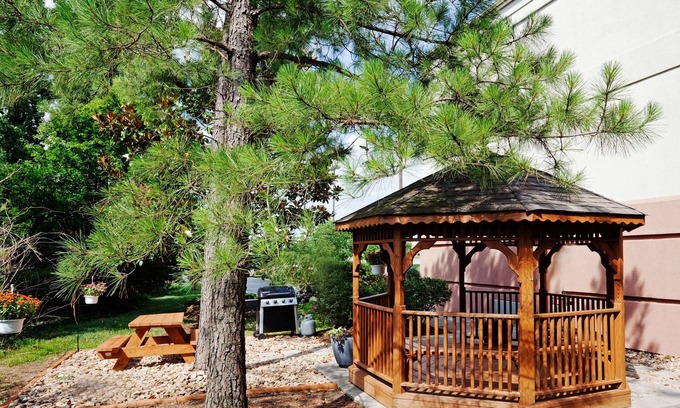 Ashley Oaks Hotel | Sonesta Simply Suites Knoxville