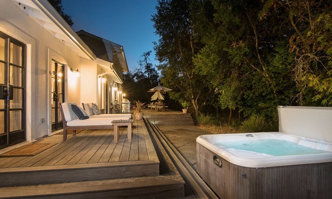 Kenwood Villa | SONOMA CREEK VILLA NEW PICKLEBALL COURT, heated pool, hot tub, gated, EV Charger