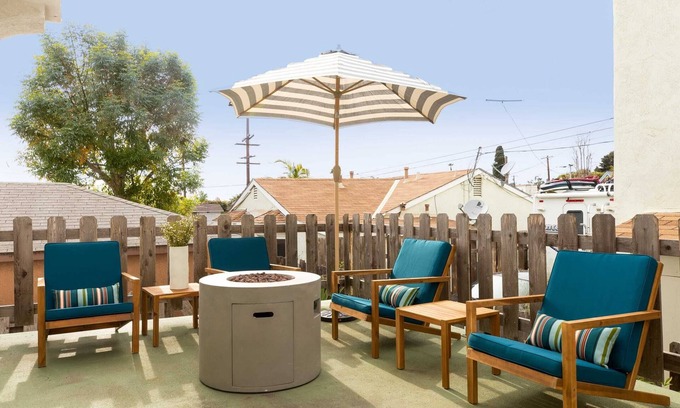 North Pacific Beach Apartment | Sonrisa III by Avantstay Pacific Beach Home - 10 Mins From Belmont Park