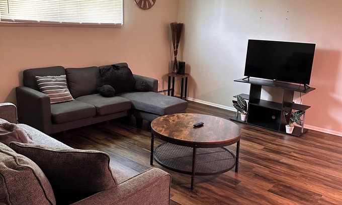 Maple Heights Apartment | Soothing 2-bedroom apartment in Maple Hts