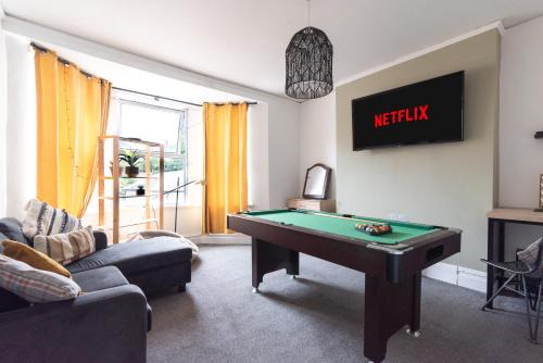 Newport Apartment | Sophia's Retreat - 2 Floor 4 Bed Apartment - Newport - Coastal Getaway