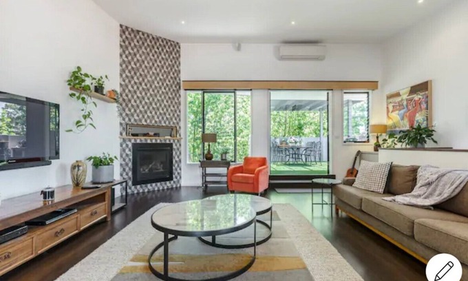 Richmond House | Sophisicated Family Oasis in Richmond