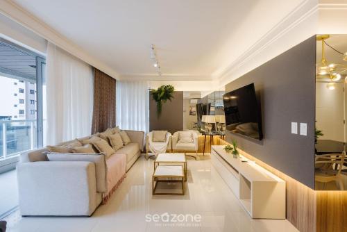 Andorinha Apartment | Sophisticated 3BR Apt 200m from Beach SEO0702