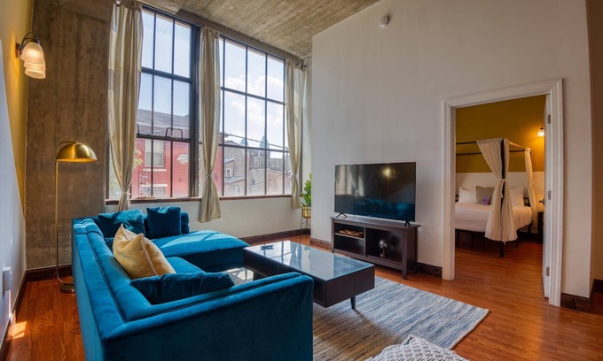West Poplar Apartment | Sosuite 2BR Apt w W D Gym On-site Restaurant