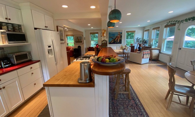 Housatonic House | Soulful, light-filled Berkshire home with gardens