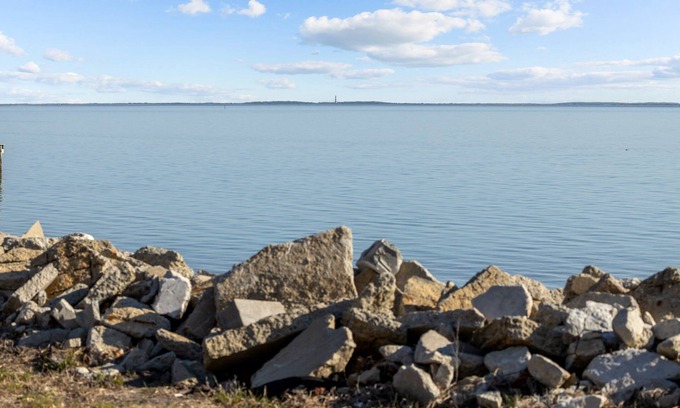 Harkers Island Apartment | Sound Front! "Sound Quarters"