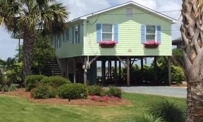 Topsail Beach Cottage | Sound front TOPSAIL TIME, dock, pet friendly, awesome view, a secret treasure