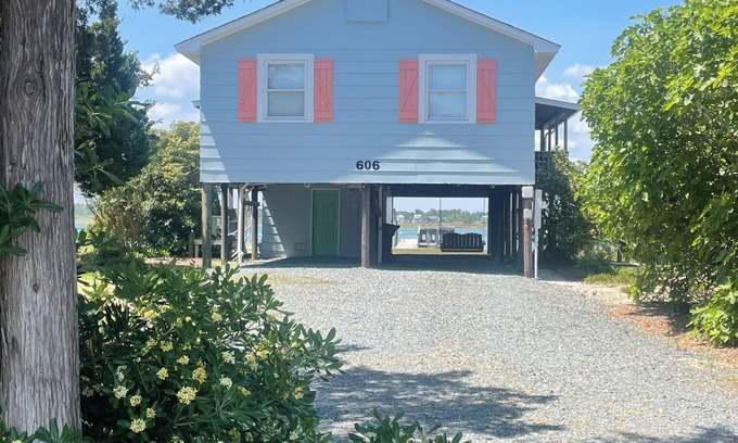 Topsail Beach Cottage | SoundSide Haven, 3 BR, 2 BA Family friendly Cottage with Gorgeous Sunsets