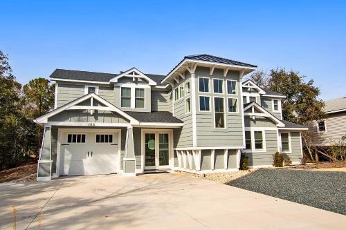 Tuckahoe House | Soundside, Private Pool, Den, Yard, Screened Porch, SH106, Turners Tide