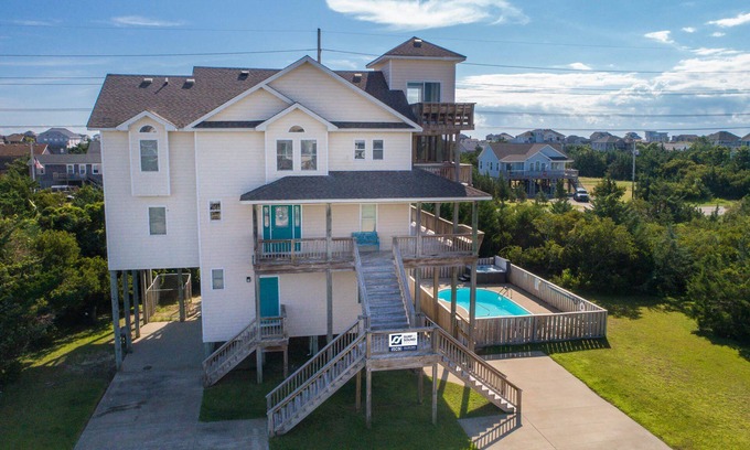 Wind Over Waves House | Soundview Dog Friendly w/Pool, Hot Tub, Cargo Lift, Boat and Windsports Access