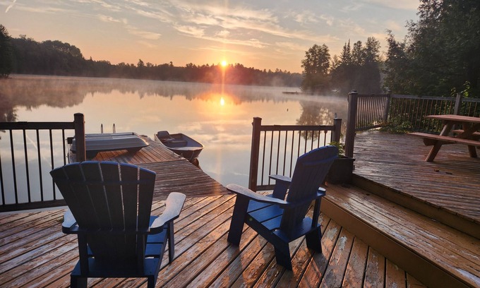 Dysart et al Cottage | South Algonquin Cottage with magnificent lake views