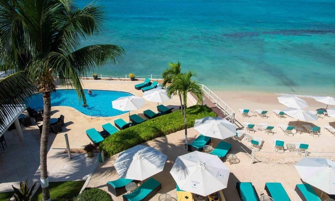 Seven Mile Beach Condo | South Bay Beach Club - Three Bedroom Beachfront Condos
