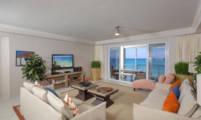 Seven Mile Beach Condo | South Bay Beach Club - Four Bedroom Beachfront Condos