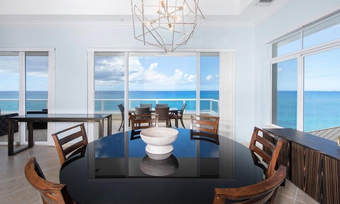 Seven Mile Beach Condo | South Bay Beach Club - Beachfront Penthouses