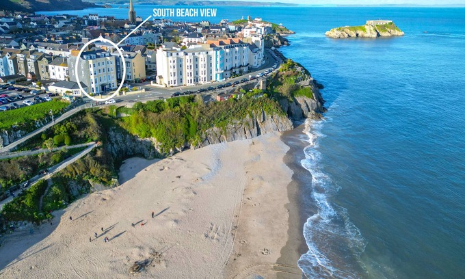Tenby Apartment | South Beach View- 2 Bedroom - Tenby