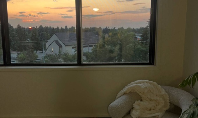 Southwest Edmonton Apartment | South Central 2 Bed 1 Bath