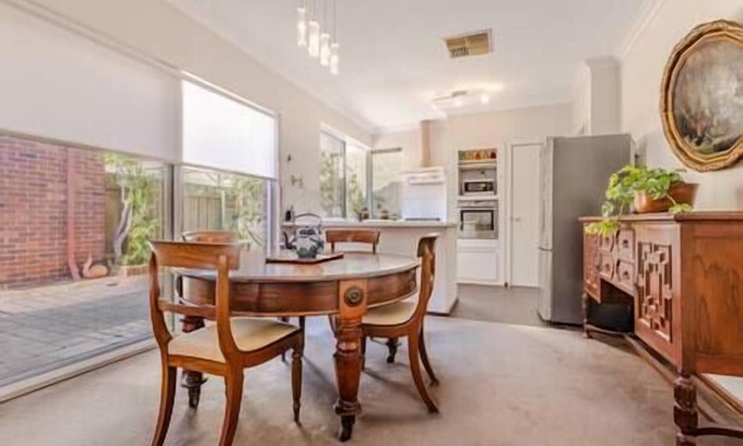 Claremont House | South Claremont Private Villa