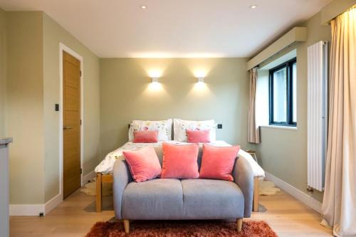 Meads Apartment | South Downs Studio - bijou hikers hideaway