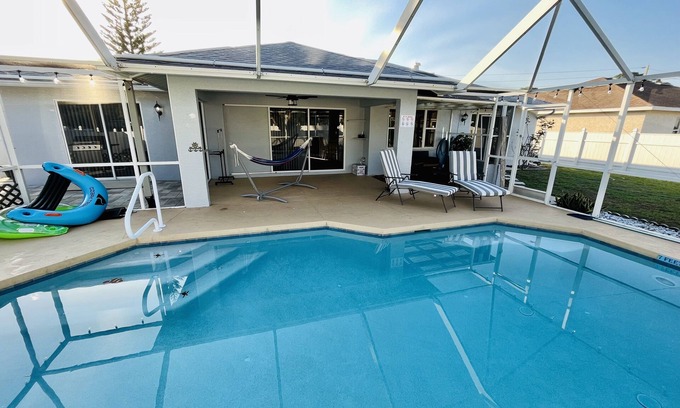 North Port House | South Florida Heaven! Private Pool! 3BD 2BA! Pets OK! 20 minutes to the beach!